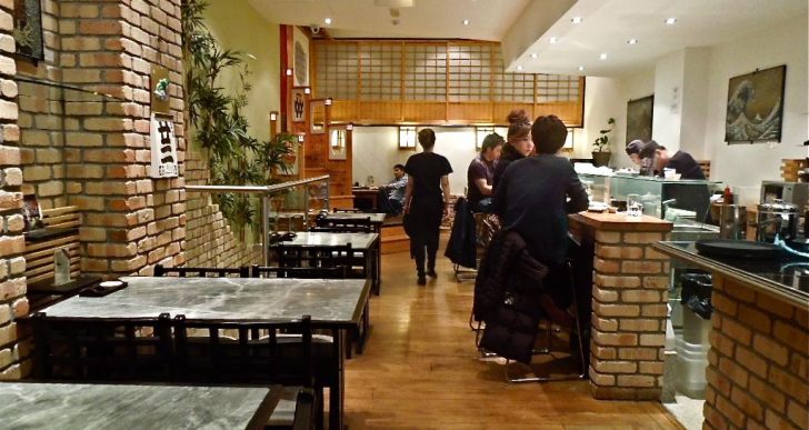 モダンな店内です