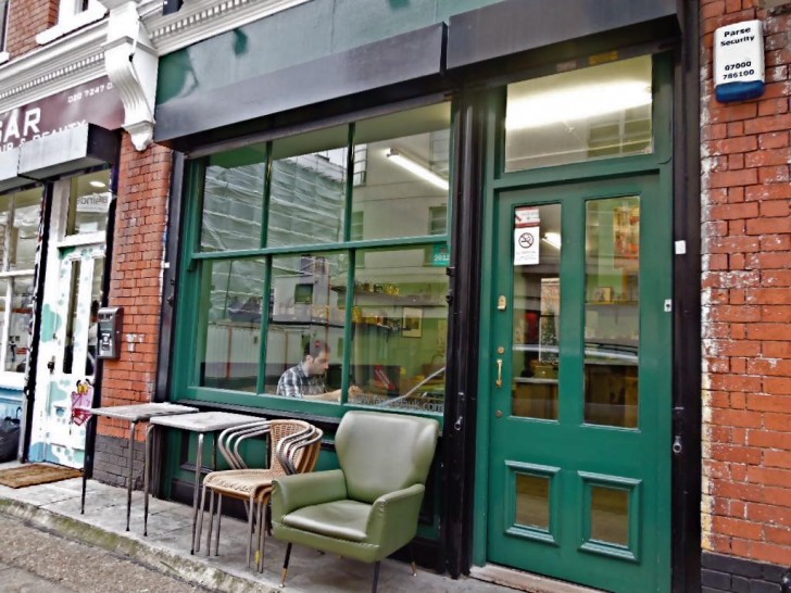 見過ごしてしまいそうな外観