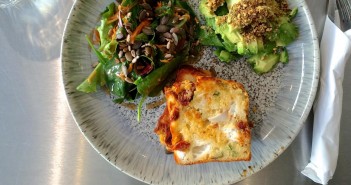 バギー族だけじゃもったいない! 北の小さな食堂は粉もの狙いで